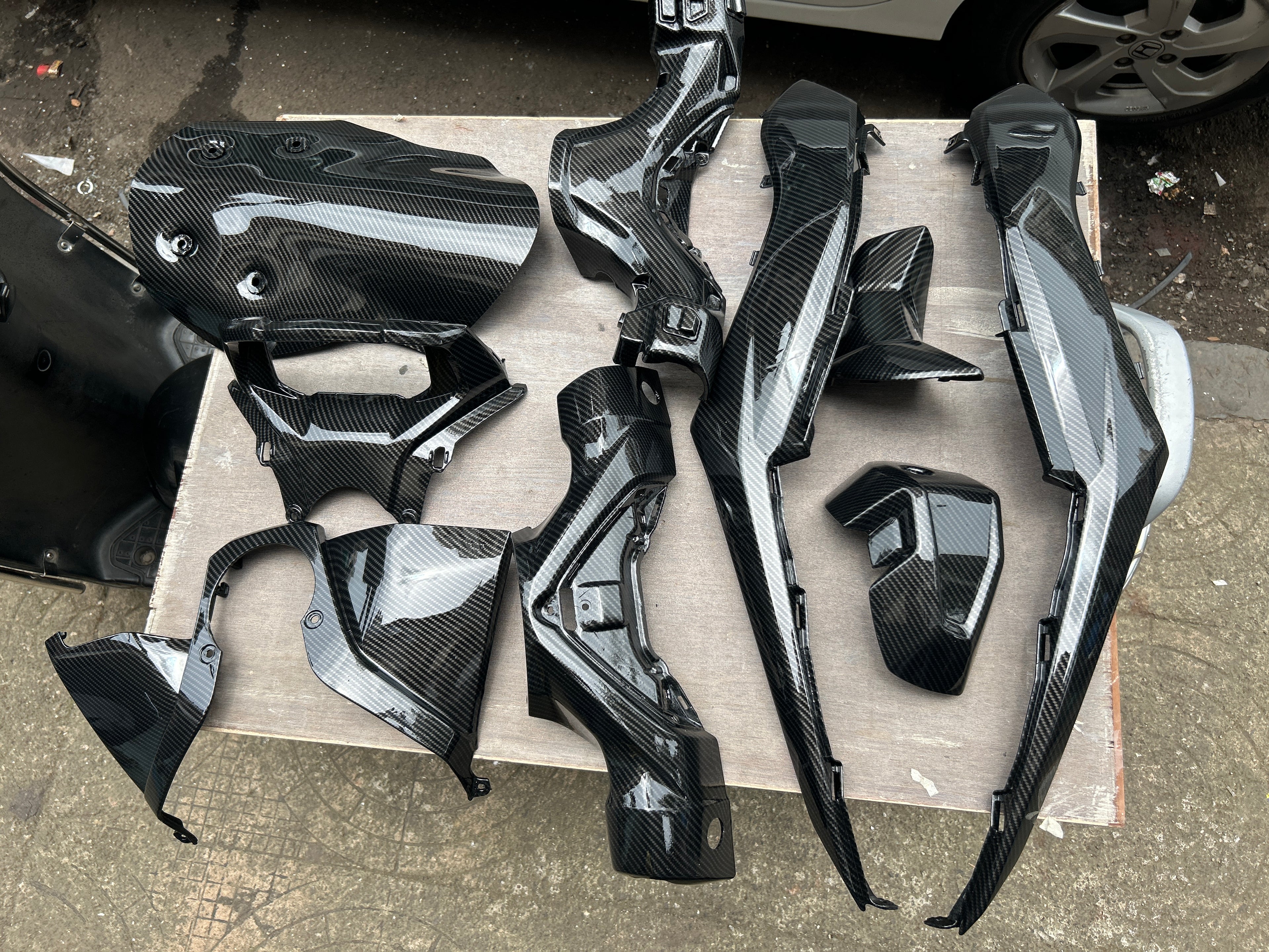 Burgman Carbon fibre kit(Set of 9)